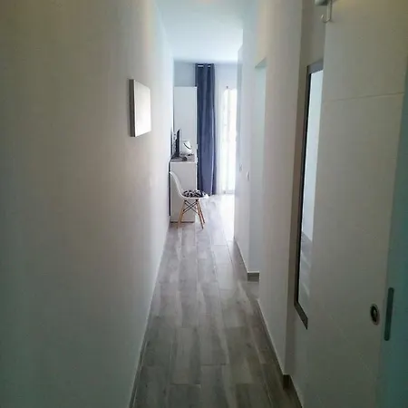 Island Paradise Apartament *